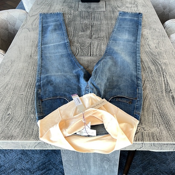 Kimi + Kai medium indigo size 27/33 straight leg maternity jeans - Picture 5 of 16